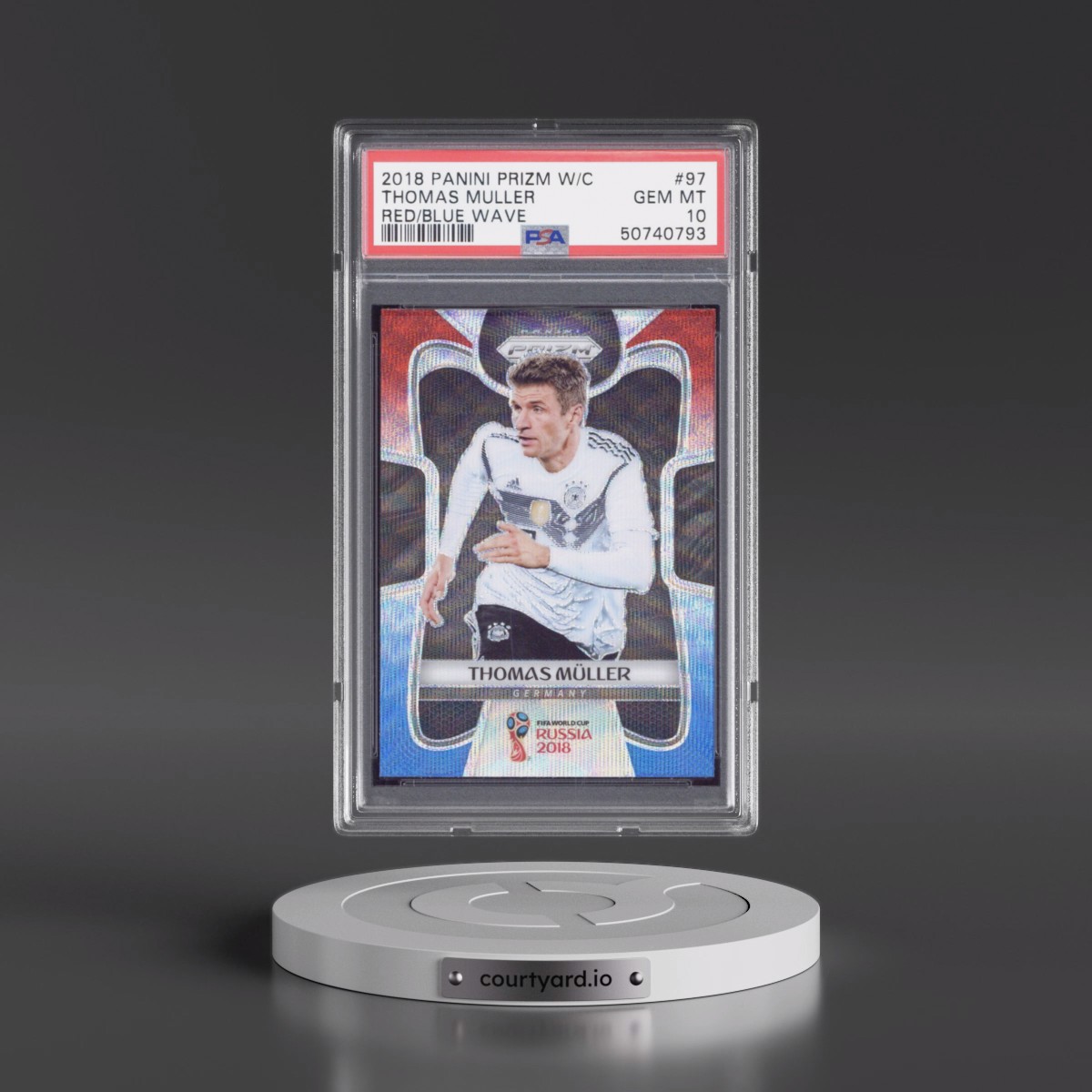 2018 Panini Prizm World Cup Thomas Muller - Red/Blue Wave #97 PSA 10